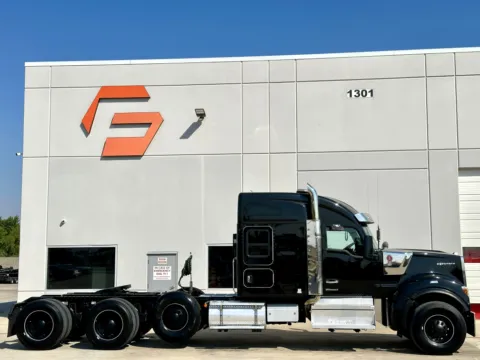 Another view of 2025 KENWORTH W990 for sale in Hutchins, TX at Forge Truck Centers - Texas