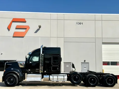 More photos of 2025 KENWORTH W990 at Forge Truck Centers - Texas, TX