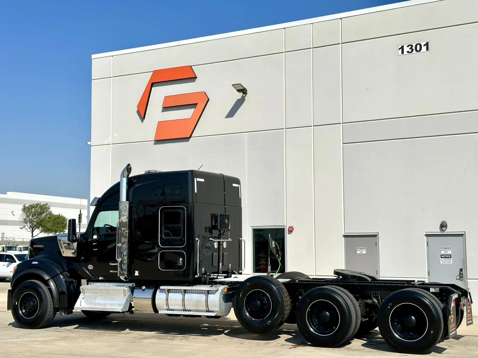 2025 Kenworth W990 in Hutchins, TX — photo 6