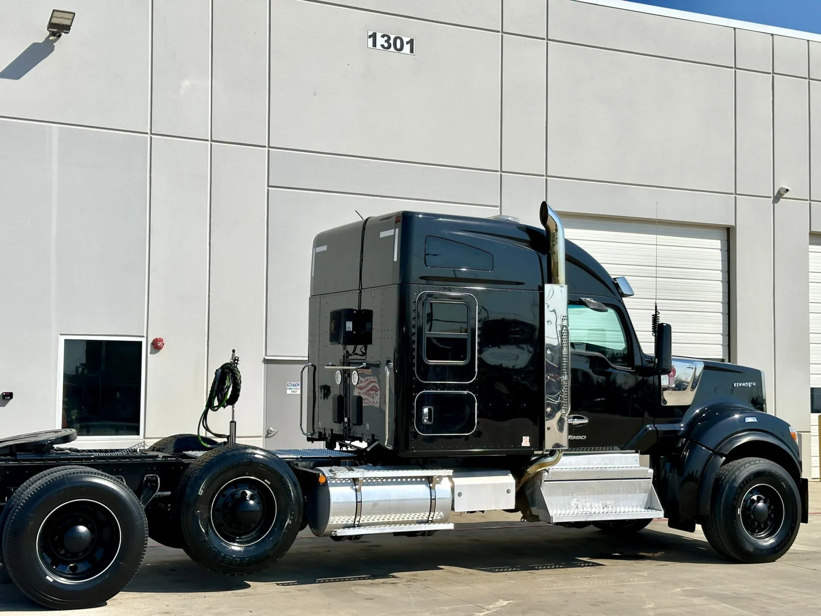 2025 Kenworth W990 in Hutchins, TX — photo 7