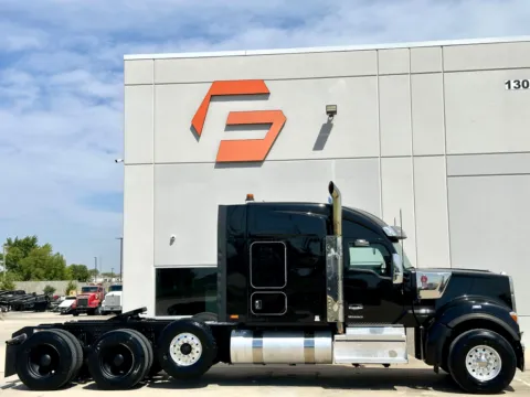 Another view of 2025 KENWORTH W990 for sale in Hutchins, TX at Forge Truck Centers - Texas