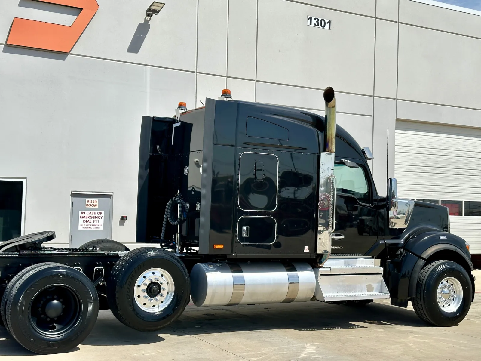 2025 Kenworth W990 in Hutchins, TX — photo 7