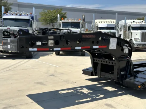 More photos of 2024 FONTAINE R G N at Forge Truck Centers - Texas, TX