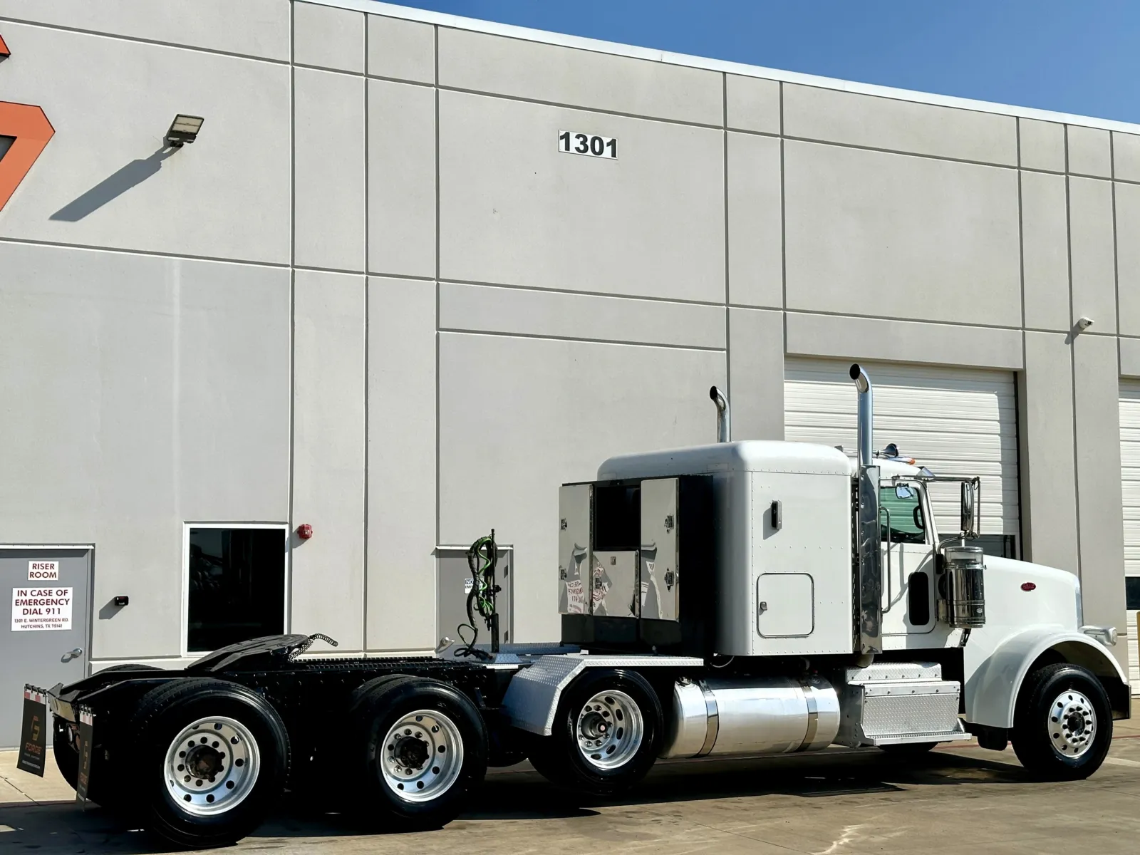 2015 Peterbilt 367 in Hutchins, TX — photo 5