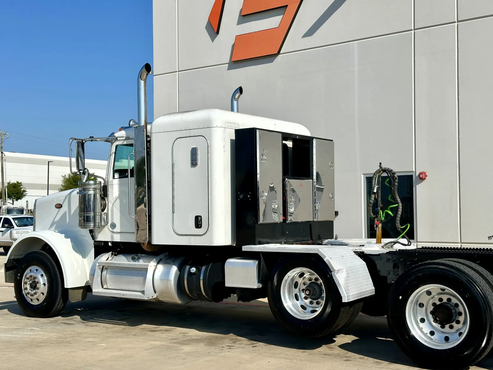 2015 Peterbilt 367 in Hutchins, TX — photo 8