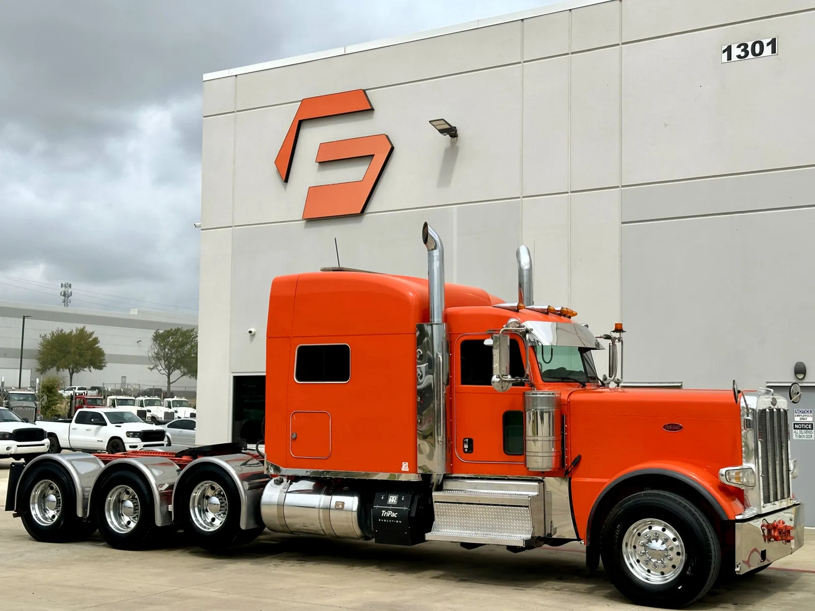 2020 PETERBILT 389 for sale in Hutchins, TX