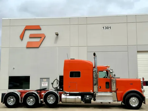 Another view of 2020 PETERBILT 389 for sale in Hutchins, TX at Forge Truck Centers - Texas