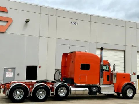 More photos of 2020 PETERBILT 389 at Forge Truck Centers - Texas, TX
