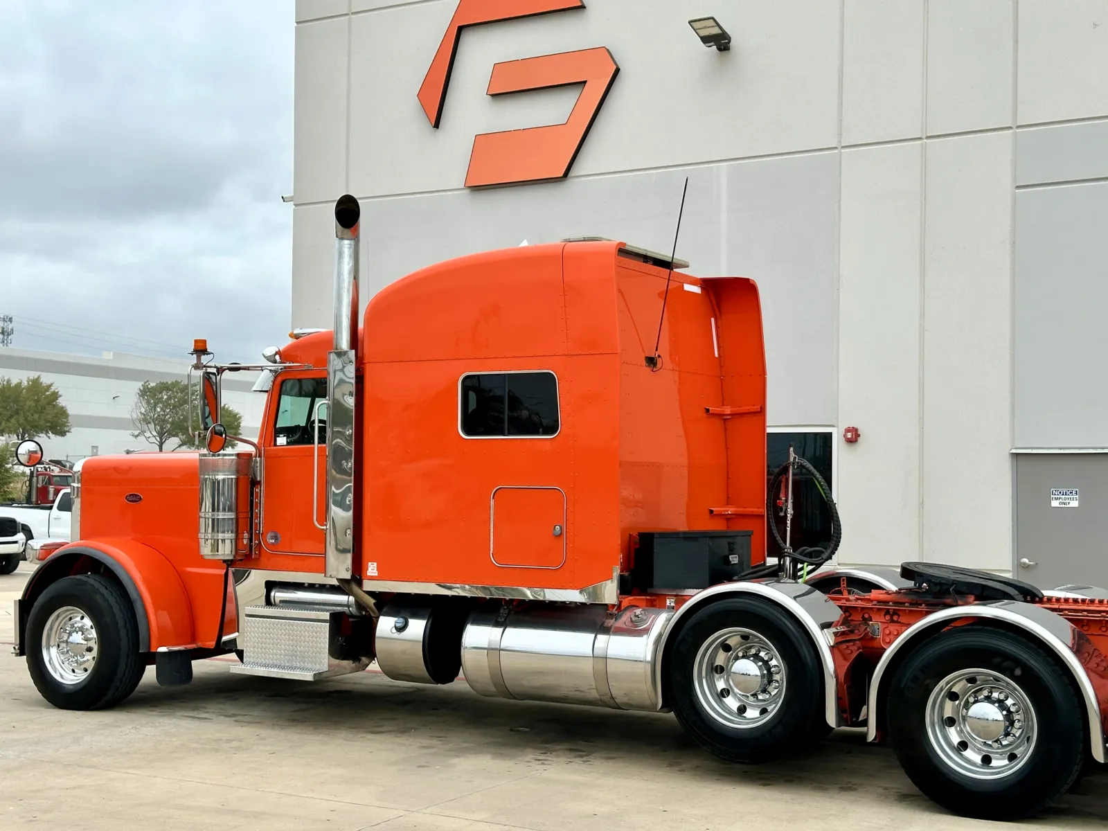2020 Peterbilt 389 in Hutchins, TX — photo 8