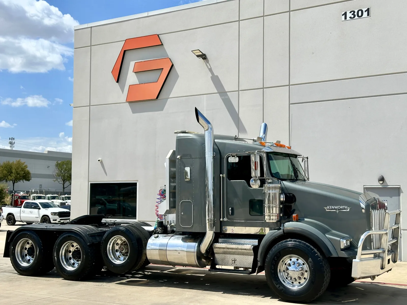 2006 KENWORTH T800 for sale in Hutchins, TX