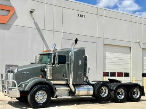 Photos of 2006 KENWORTH T800 for sale in Hutchins, TX at Forge Truck Centers - Texas
