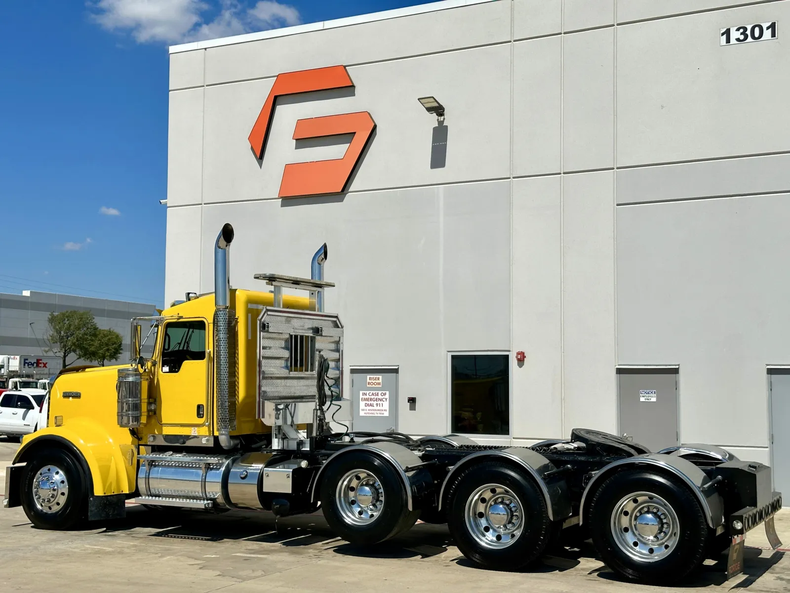 2017 Kenworth W900 in Hutchins, TX — photo 6