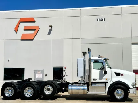 Another view of 2016 PETERBILT 567 for sale in Hutchins, TX at Forge Truck Centers - Texas