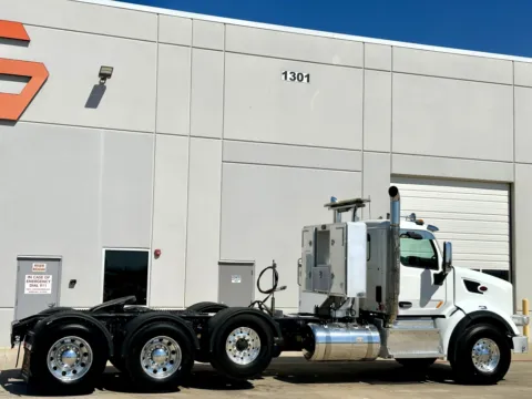 More photos of 2016 PETERBILT 567 at Forge Truck Centers - Texas, TX
