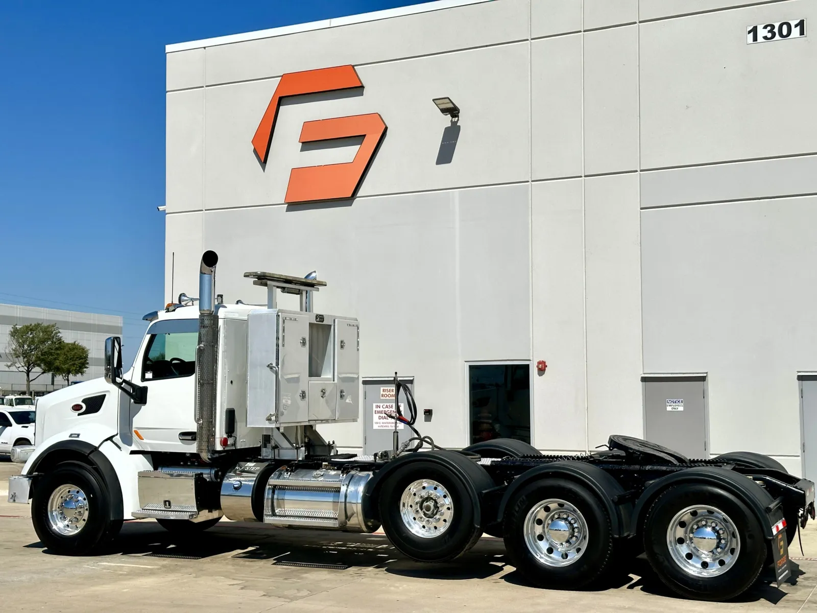 2016 Peterbilt 567 in Hutchins, TX — photo 6