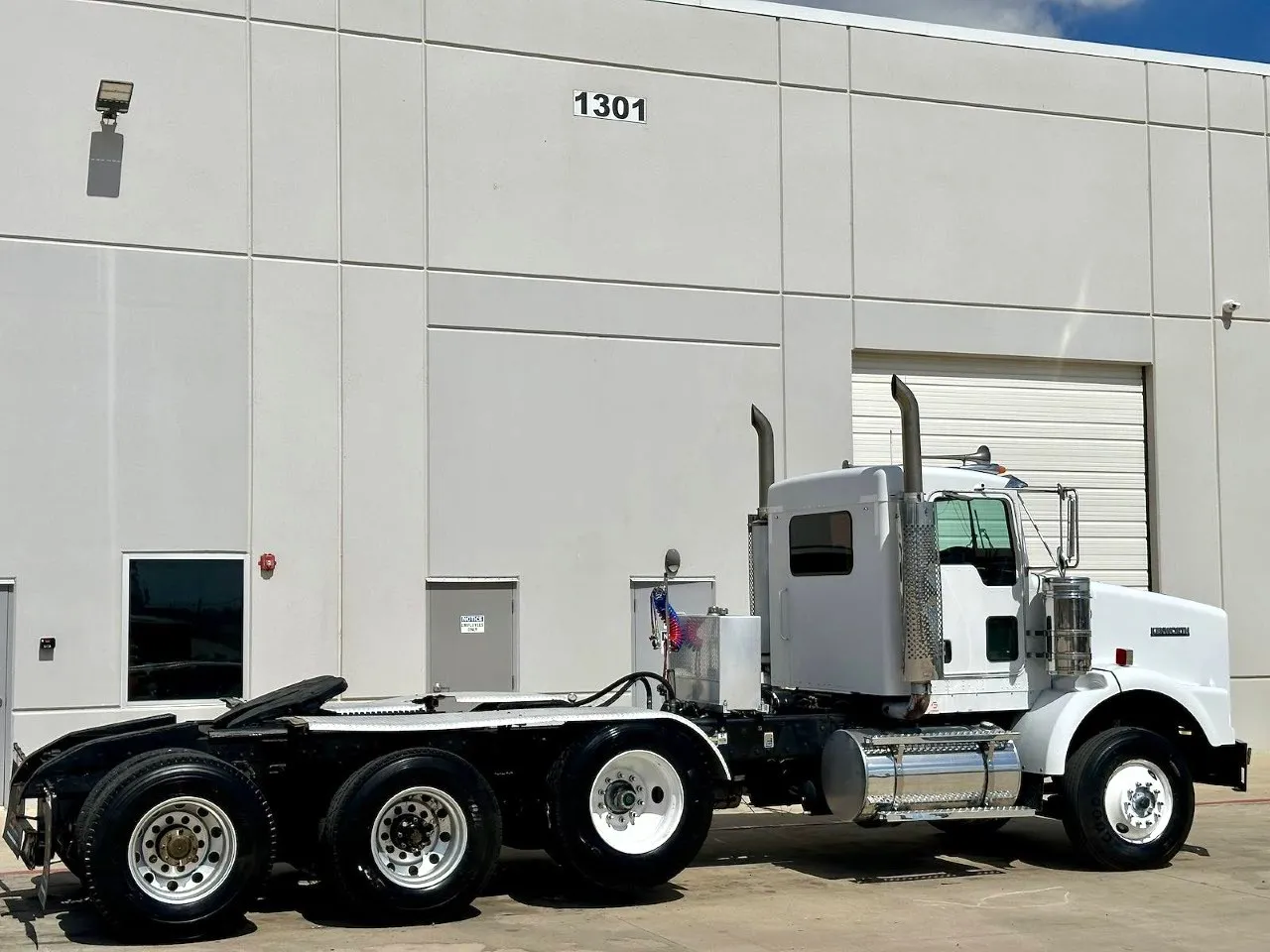 2005 Kenworth T800 in Hutchins, TX — photo 5