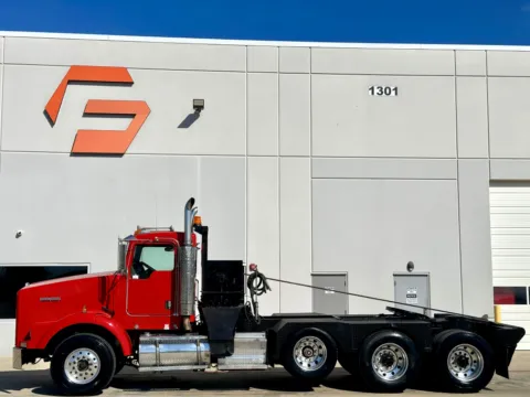 More photos of 2006 KENWORTH T800 at Forge Truck Centers - Texas, TX