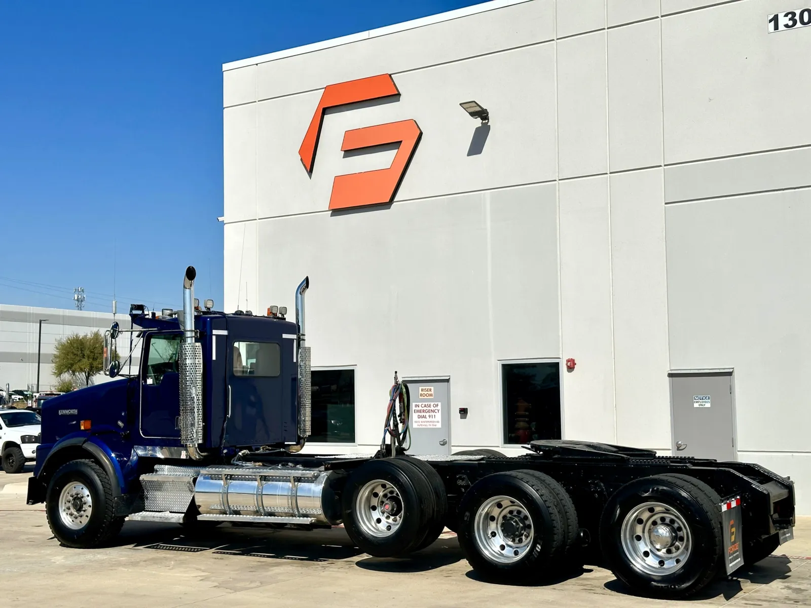 2003 Kenworth T800 in Hutchins, TX — photo 6