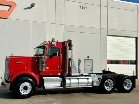 Photos of 2011 KENWORTH W900 for sale in Hutchins, TX at Forge Truck Centers - Texas