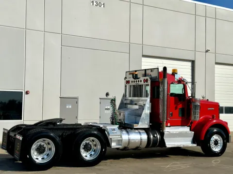 More photos of 2011 KENWORTH W900 at Forge Truck Centers - Texas, TX