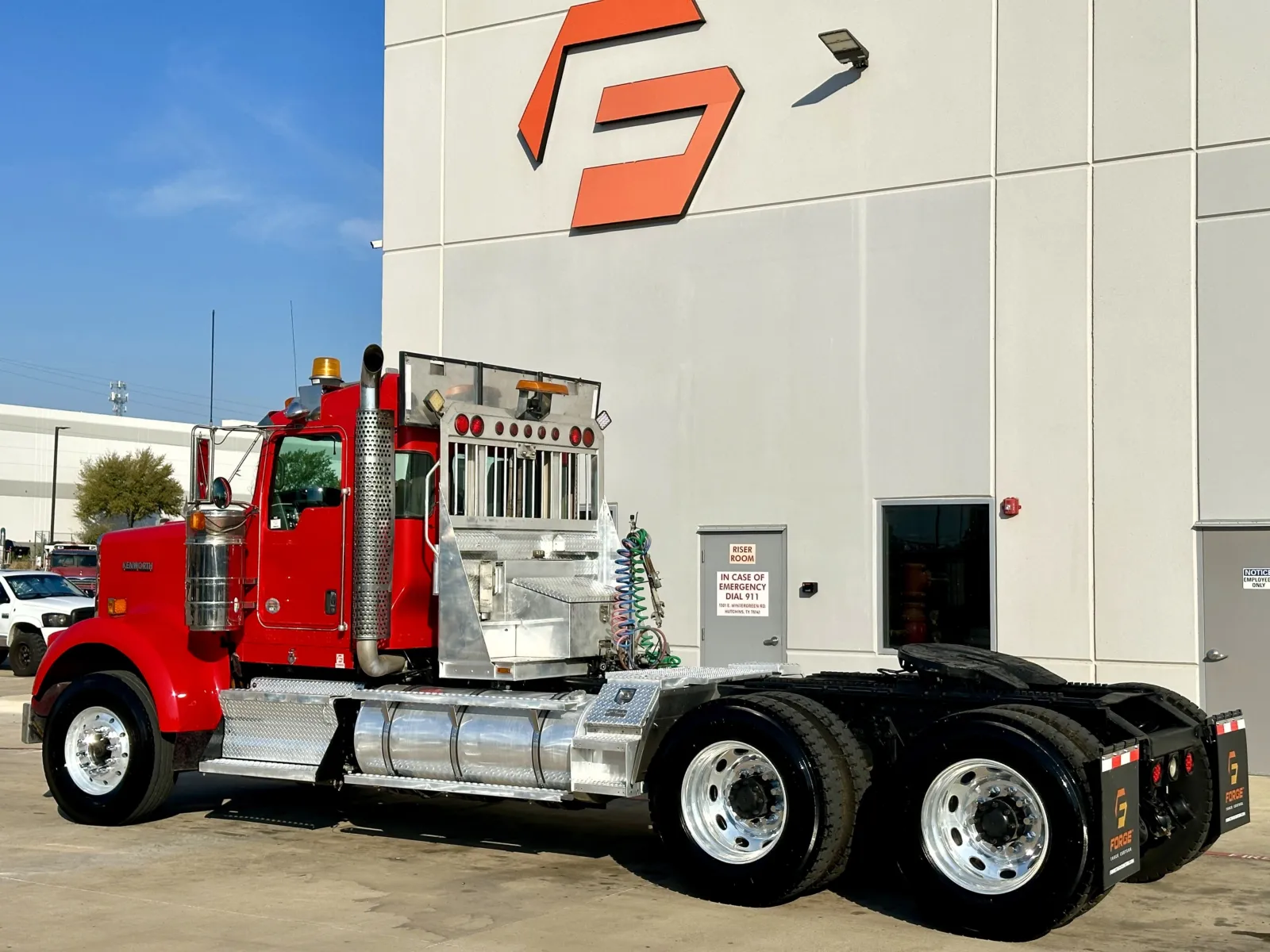 2011 Kenworth W900 in Hutchins, TX — photo 6