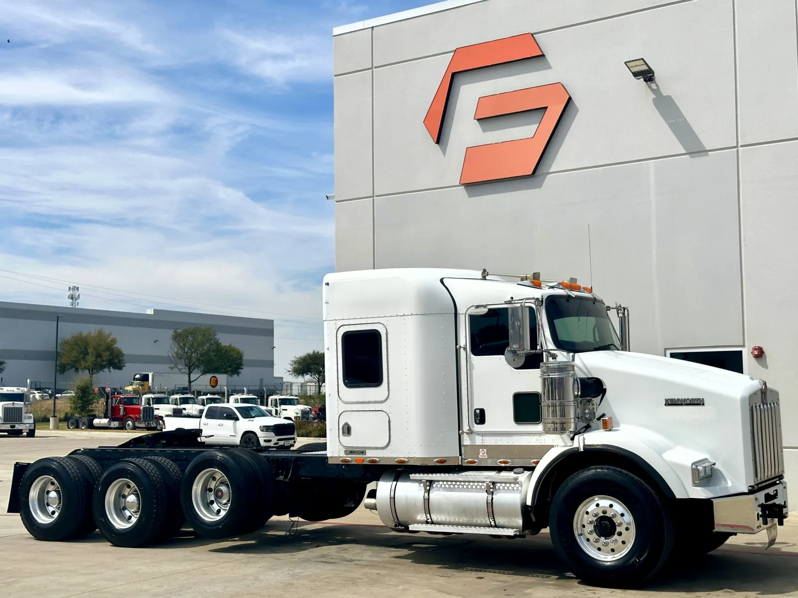 2007 KENWORTH T800 for sale in Hutchins, TX