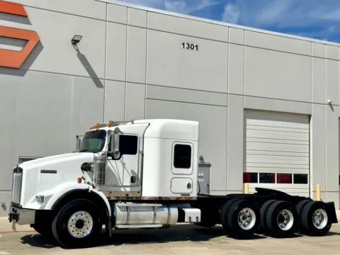 Photos of 2007 KENWORTH T800 for sale in Hutchins, TX at Forge Truck Centers - Texas