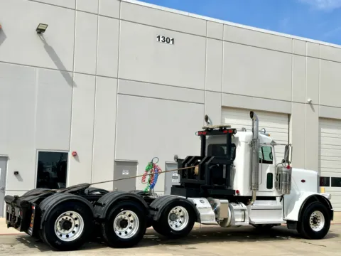 More photos of 2020 PETERBILT 389 at Forge Truck Centers - Texas, TX