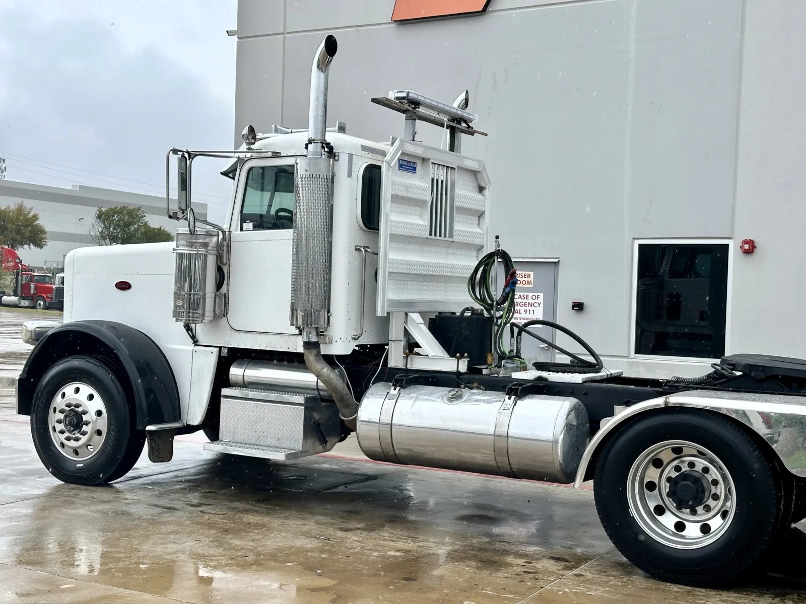 2008 Peterbilt 388 in Hutchins, TX — photo 8
