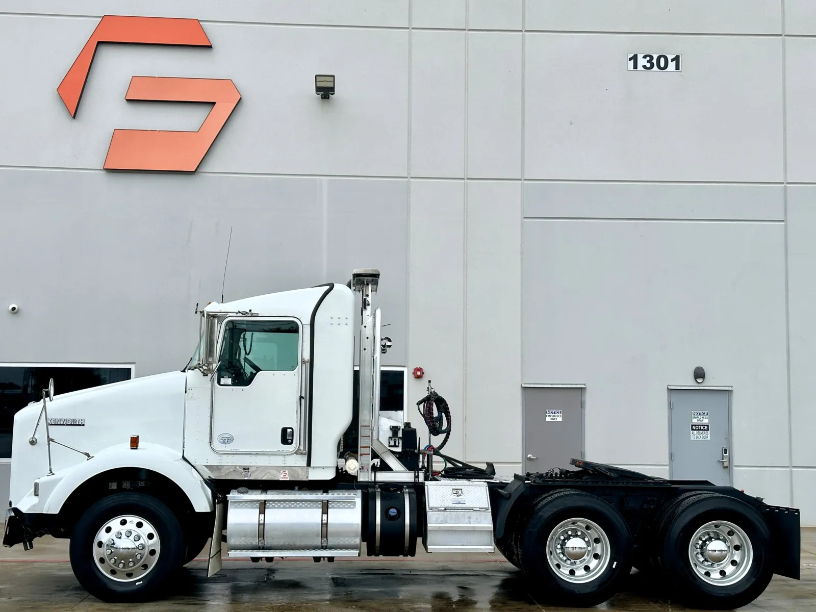 2013 Kenworth T800 in Hutchins, TX — photo 4