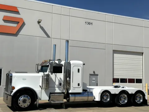 Photos of 2007 PETERBILT 379 for sale in Hutchins, TX at Forge Truck Centers - Texas