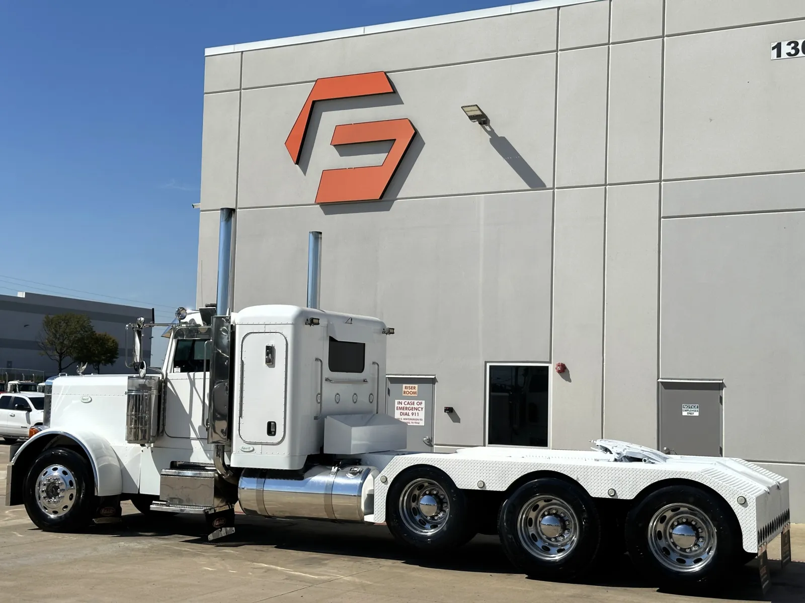 2007 Peterbilt 379 in Hutchins, TX — photo 6