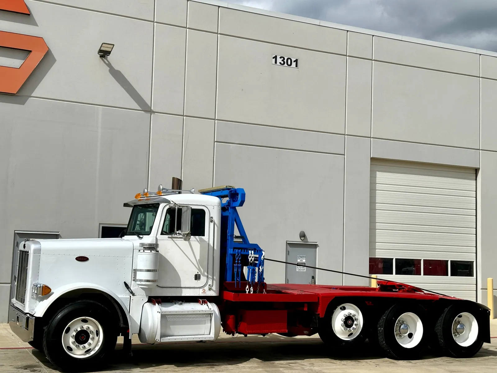1998 Peterbilt 379 in Hutchins, TX — photo 2
