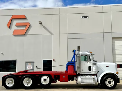 Another view of 1998 PETERBILT 379 for sale in Hutchins, TX at Forge Truck Centers - Texas