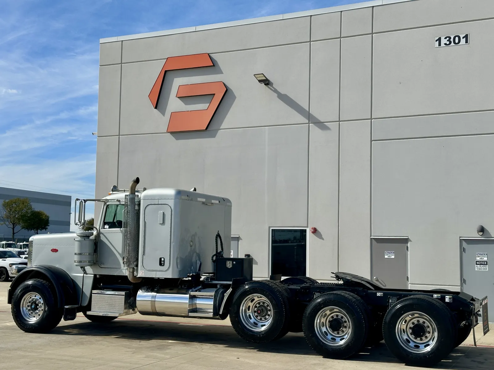 2013 Peterbilt 388 in Hutchins, TX — photo 6