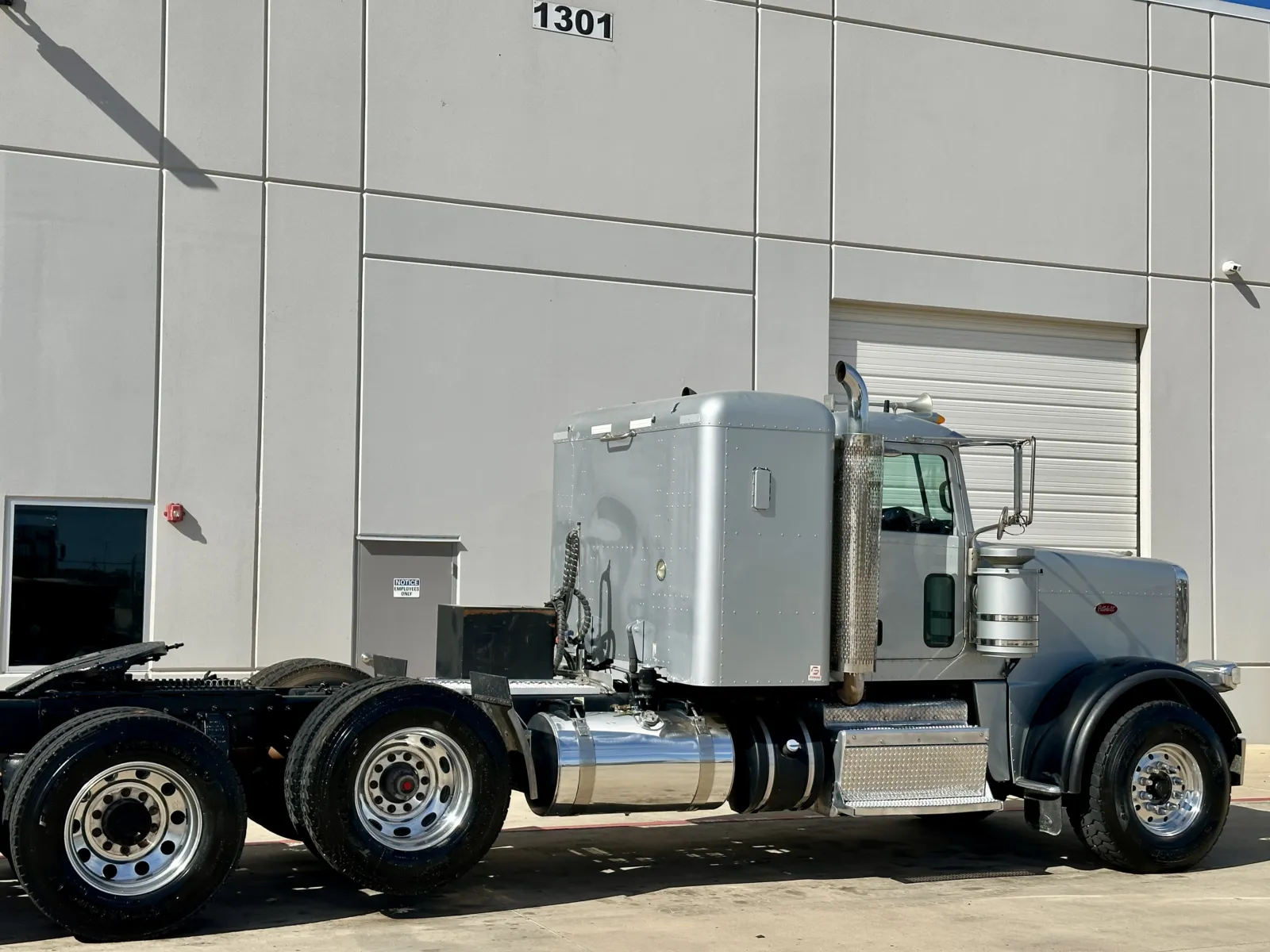 2013 Peterbilt 388 in Hutchins, TX — photo 7