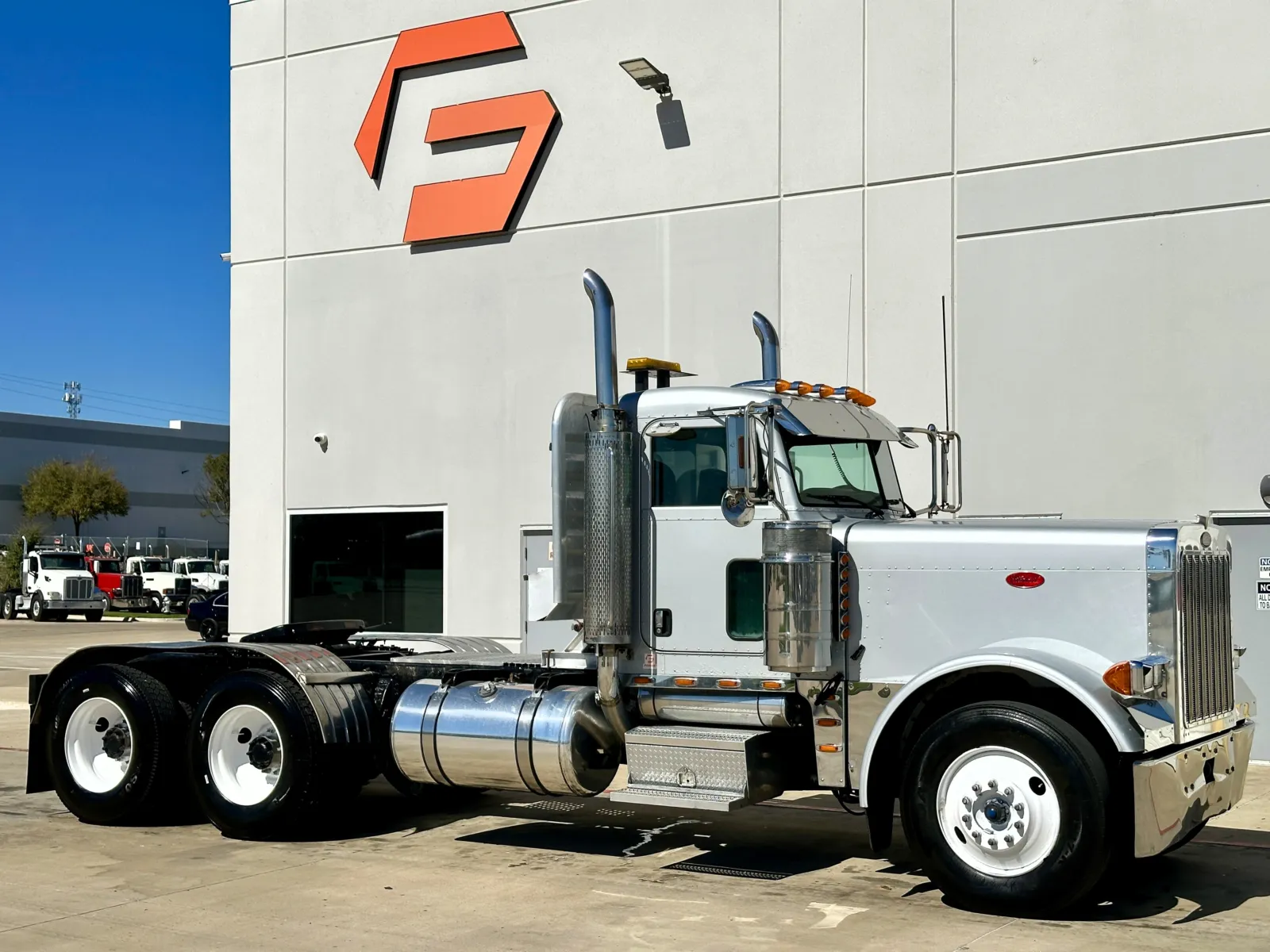 2005 PETERBILT 379 for sale in Hutchins, TX