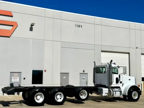 More photos of 2007 PETERBILT 357 at Forge Truck Centers - Texas, TX
