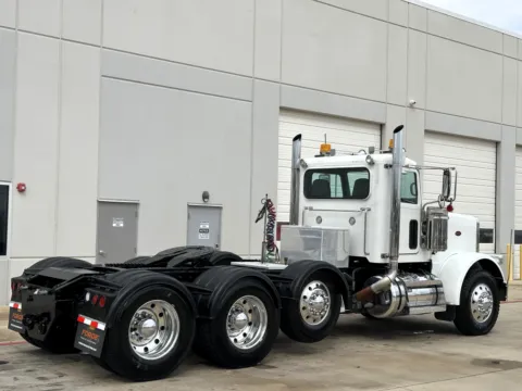 More photos of 2017 PETERBILT 389 at Forge Truck Centers - Texas, TX