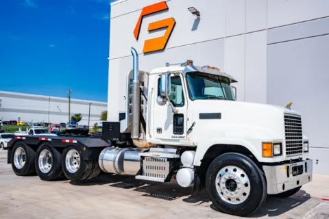 2015 MACK CHU613 for sale in Hutchins, TX