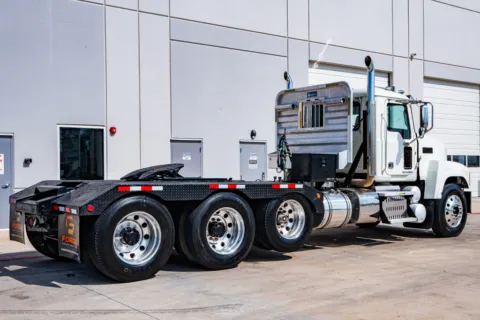 More photos of 2015 MACK CHU613 at Forge Truck Centers - Texas, TX