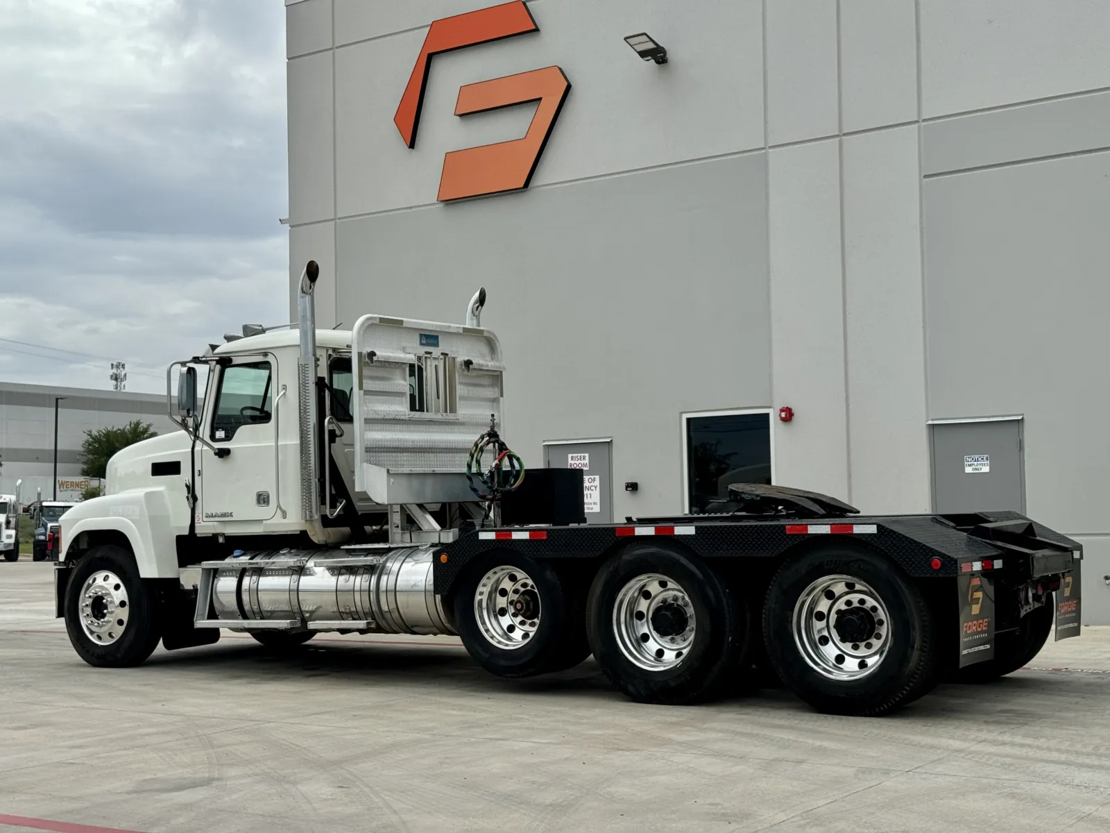 2015 Mack - image 6