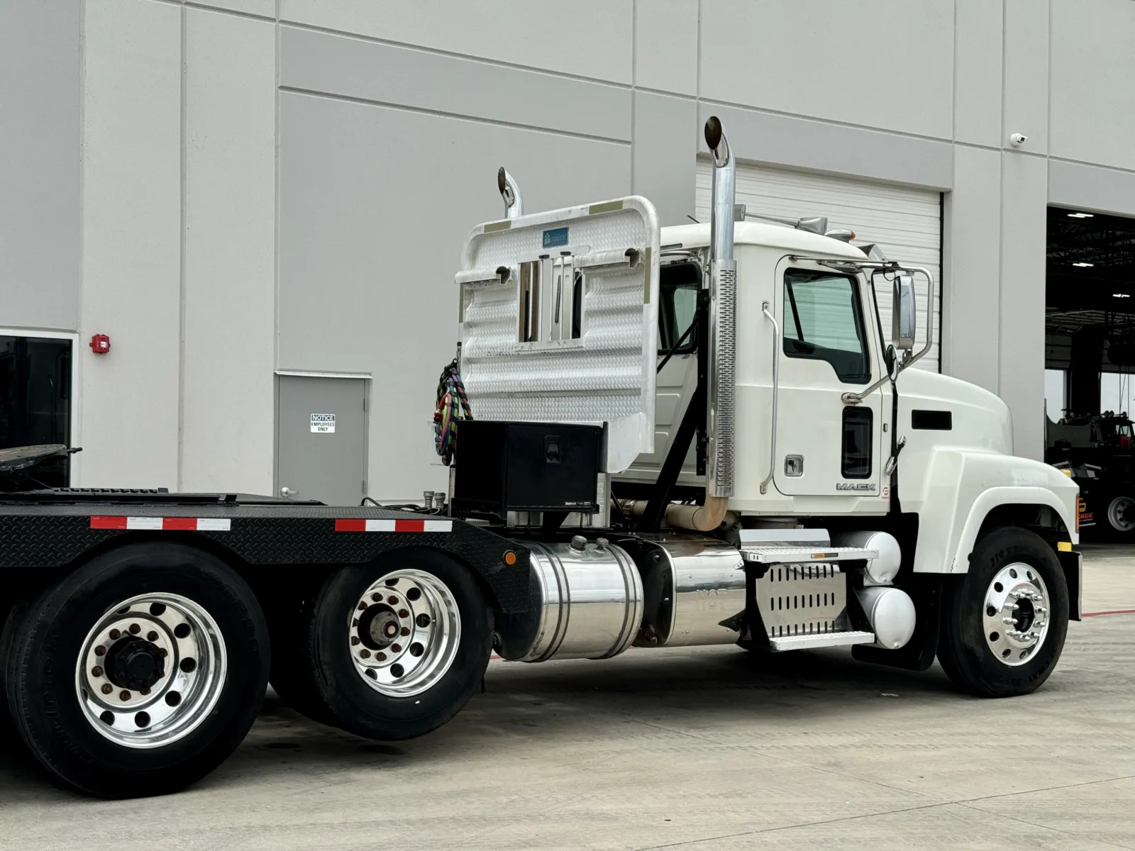 2015 Mack - image 7