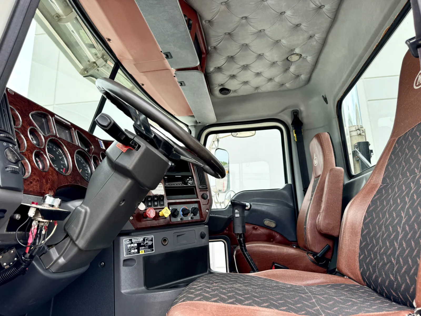 2015 Mack - image 14