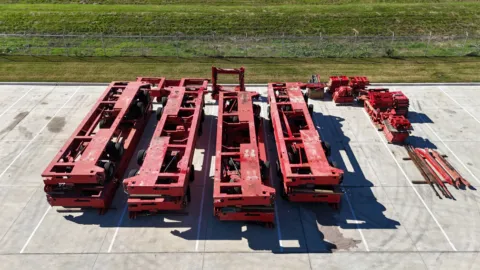 Another view of 2007 GOLDHOFER AKTIENGESELLSCHAFT THP/DL 4-LINES SPLIT for sale in Hutchins, TX at Forge Truck Centers - Texas