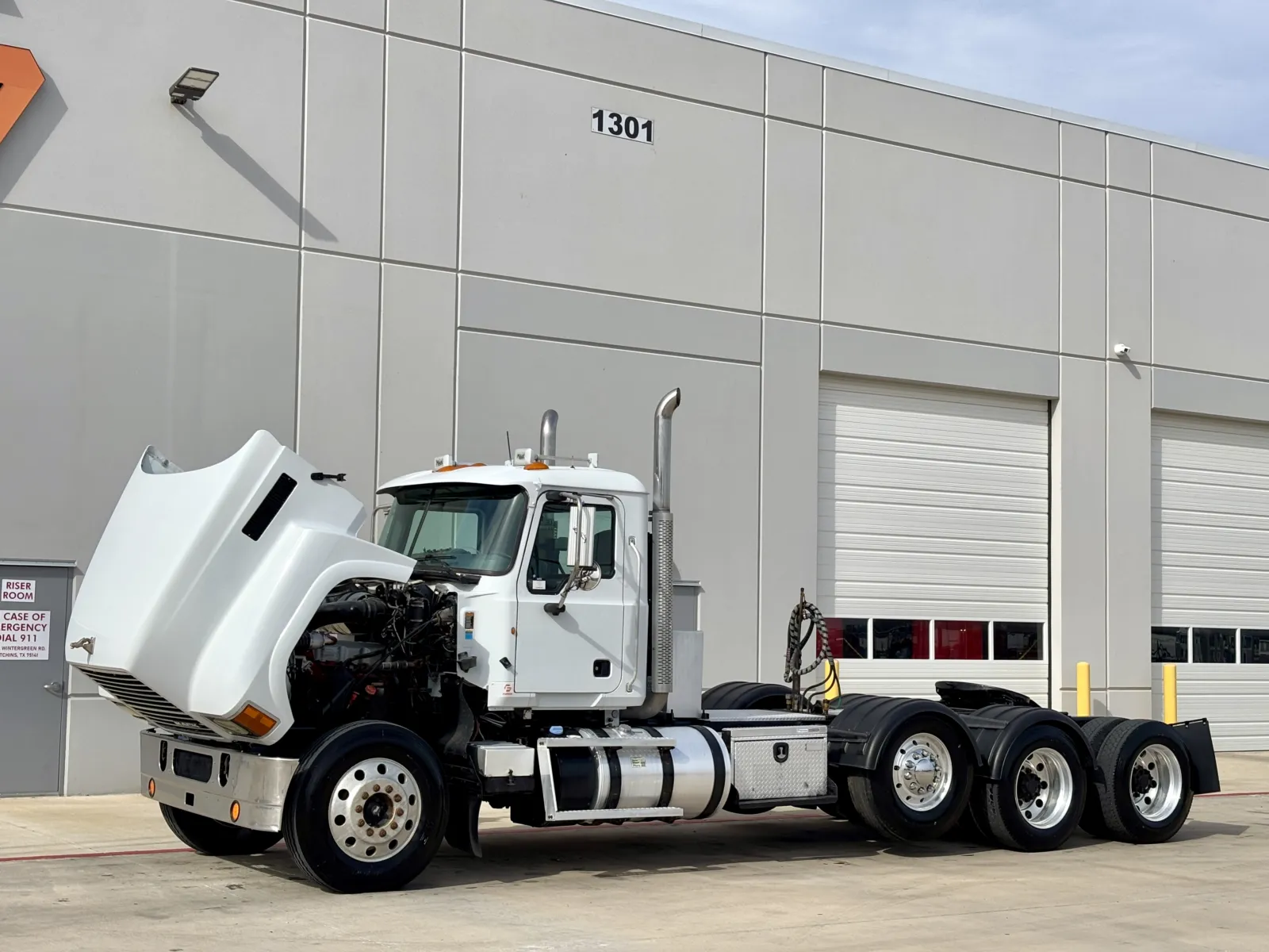 2012 Mack - image 10