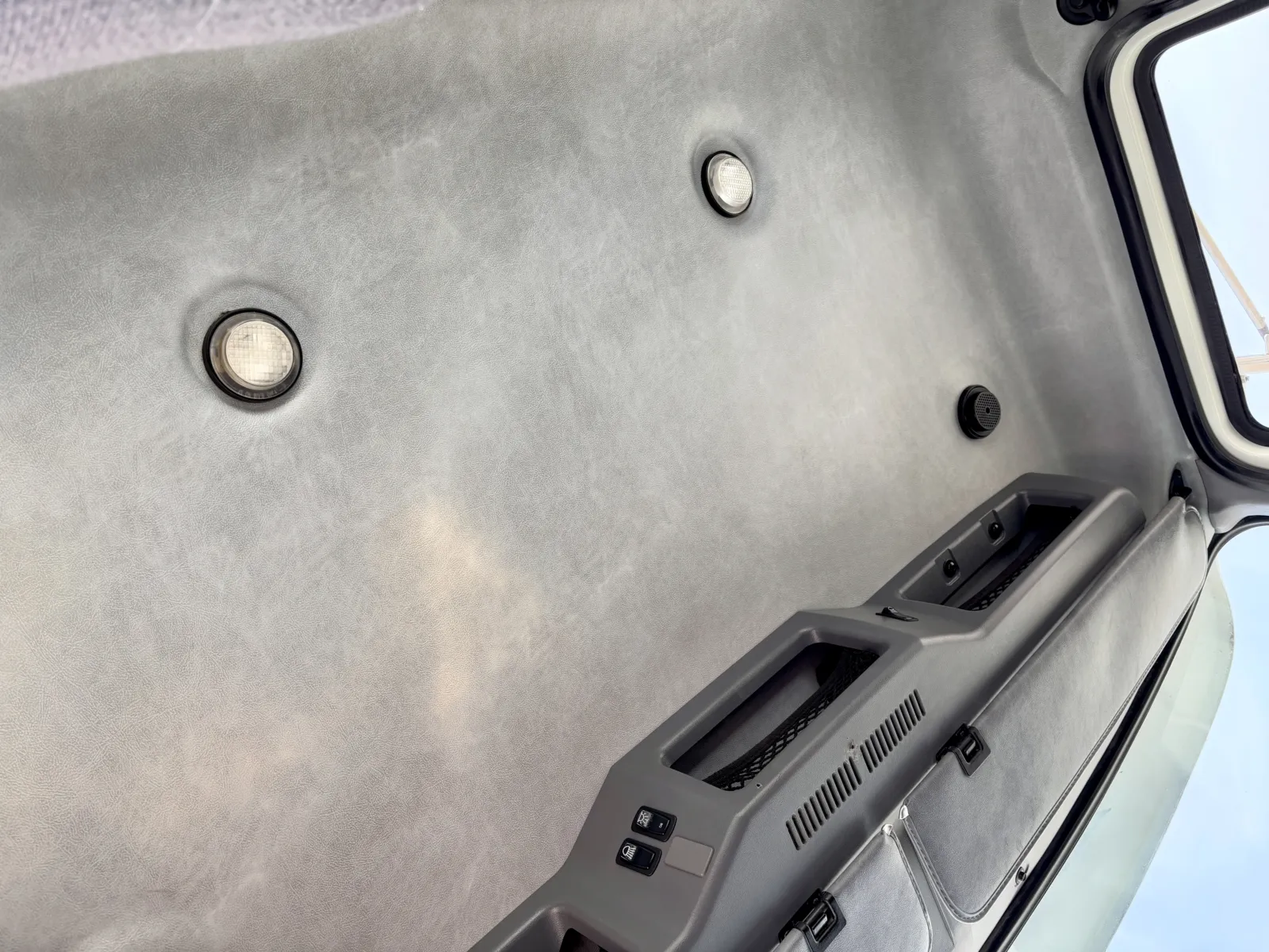 2012 Mack - image 21