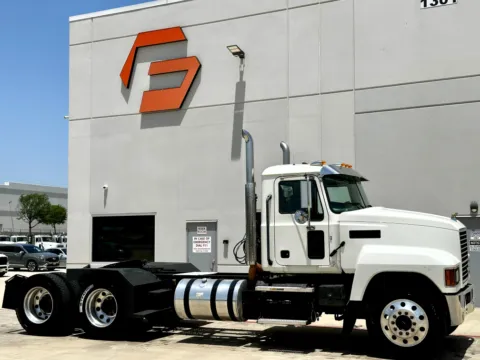 2019 MACK PINNACLE for sale in Hutchins, TX