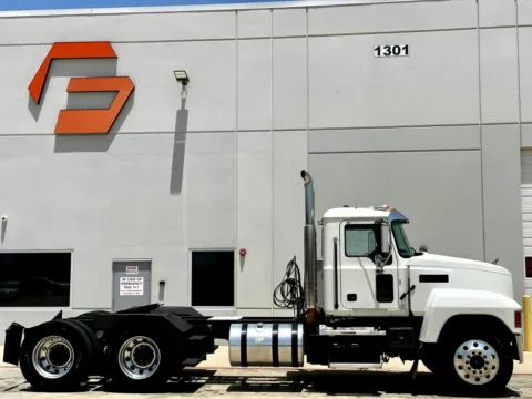 Another view of 2019 MACK PINNACLE for sale in Hutchins, TX at Forge Truck Centers - Texas