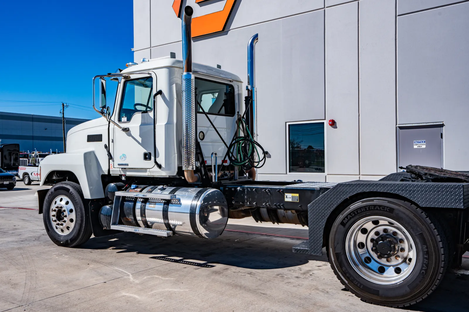 2019 Mack Pinnacle - image 8